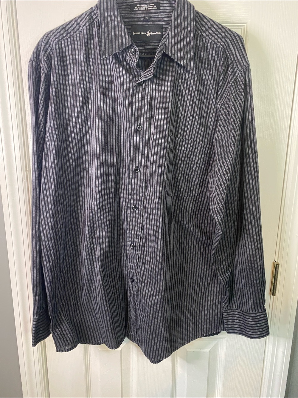 Beverly Hills Men’s Black & Gray Pinstripe Dress Shirt Size XLarge.